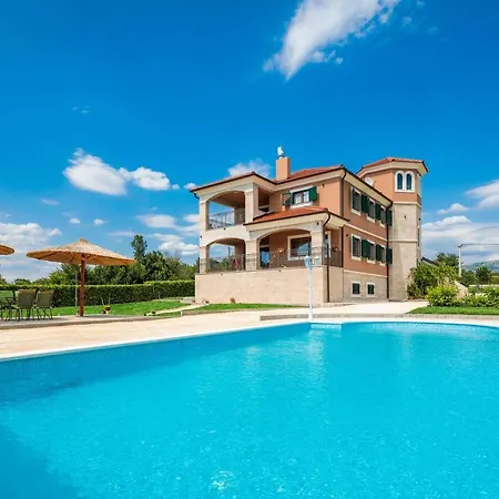 Castle Rose Villa Drnis